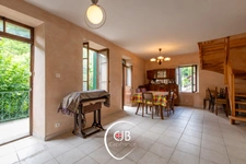 ESSERTS-BLAY – MAISON DE VILLAGE À RÉNOVER – FORT POTENTIEL D'AMÉNAGEMENT