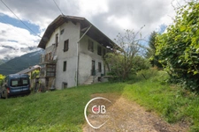 ESSERTS-BLAY – MAISON DE VILLAGE À RÉNOVER – FORT POTENTIEL D'AMÉNAGEMENT
