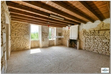 A vendre sur 1,14 Ha - Maison 1 à Réhabiliter 200 m² / Maison 2 Habitable Immédiat CHERMIGNAC (17)