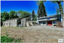 For sale: House 1 to renovate 200 m² / House 2 immediately habitable on 1Ha 1500 CHERMIGNAC (17)