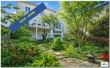 Architect-designed house for sale in Royan (17), City Center - 200 m² living space - 7 rooms - 5 bedrooms - Garage - Garden 