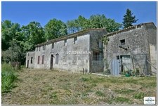 A vendre sur 1,14 Ha - Maison 1 à Réhabiliter 200 m² / Maison 2 Habitable Immédiat CHERMIGNAC (17)