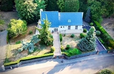 Exceptional Residence in the Heart of the Grands Crus: Prestigious Property with Gîte Potential in Vougeot