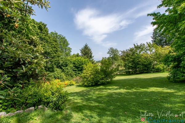 LA MOTTE SERVOLEX (73290) : Terrain de 1180 m², non viabilisé