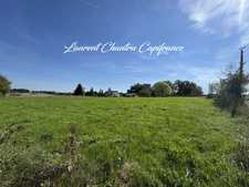 Terrain plat 2744m² - Vue dégagée - Environnement calme