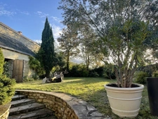 LE PUY NOTRE DAME, Maison tuffeau de 162m² avec cour, jardin clos et dépendances.