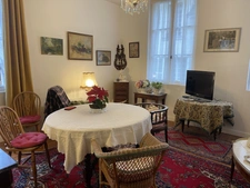 Au coeur du Saumur Historique Appartement rénové de 92m2 situé au 1er étage d'une petite copropriété -3 chambres.