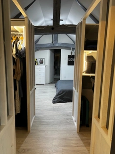 12 MIN SAUMUR SUD LONGERE ENTIEREMENT RENOVEE + STUDIO INDEPENDANT SUR ENVIRON 1500M2 ARBORE CLOS
