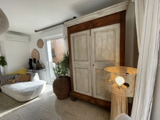 Maison de ville entièrement rénovée, composée de 4 chambres, terrasse et jardin à proximité du coeur de ville de Saumur.