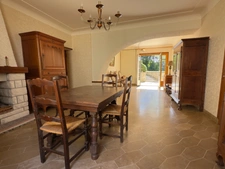 LE PUY NOTRE DAME, Maison tuffeau de 162m² avec cour, jardin clos et dépendances.