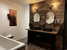 12 MIN SAUMUR SUD LONGERE ENTIEREMENT RENOVEE + STUDIO INDEPENDANT SUR ENVIRON 1500M2 ARBORE CLOS