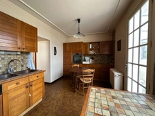 LE PUY NOTRE DAME, Maison tuffeau de 162m² avec cour, jardin clos et dépendances.