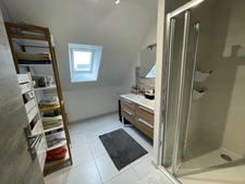 5' Saumur Pavillon de 2018 avec de belles prestations- Suite parentale de plain pied- 4 chambres ur 727 m2 de terrain arboré clos