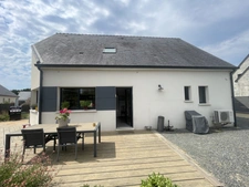 5' Saumur Pavillon de 2018 avec de belles prestations- Suite parentale de plain pied- 4 chambres ur 727 m2 de terrain arboré clos