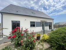 5' Saumur Pavillon de 2018 avec de belles prestations- Suite parentale de plain pied- 4 chambres ur 727 m2 de terrain arboré clos