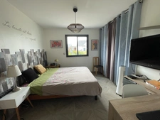 5' Saumur Pavillon de 2018 avec de belles prestations- Suite parentale de plain pied- 4 chambres ur 727 m2 de terrain arboré clos