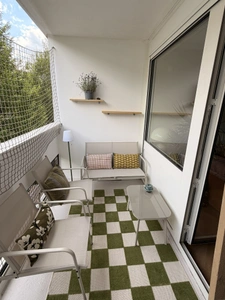 Angers/ T2 au 1er étage entièrement rénové de 50m2 avec balcon proche quartier Jardin des plantes, au pied du tramway et des commerces