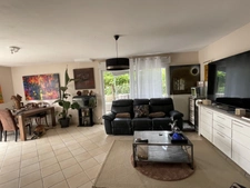 ST HILAIRE ST FLORENT MAISON 3 CHAMBRES DE PLAIN PIED SUR PARCELLE DE 848M2 DE TERRAIN ARBORE CLOS