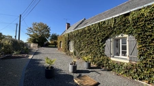 12 MIN SAUMUR SUD LONGERE ENTIEREMENT RENOVEE + STUDIO INDEPENDANT SUR ENVIRON 1500M2 ARBORE CLOS