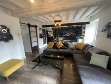 12 MIN SAUMUR SUD LONGERE ENTIEREMENT RENOVEE + STUDIO INDEPENDANT SUR ENVIRON 1500M2 ARBORE CLOS