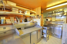 Fonds de commerce à vendre LE MONETIER LES BAINS (05)