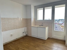 Appartement 3 pièces avec balcon et parking LE MANS (72) quartier cité des Pins/ Parc des exposition 