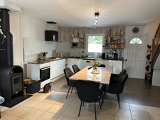Maison familiale de 110 m² avec jardin arboré à Écommoy