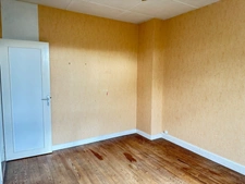 Maison 70 m² avec jardin de 419 m² et sous-sol complet – Écommoy