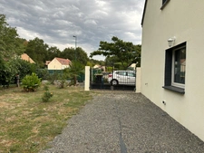 Maison familiale de 110 m² avec jardin arboré à Écommoy