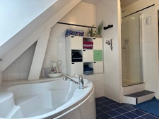 Magnifique maison familiale de 225 m², 6 chambres avec piscine et pinède à Guécélard – DPE B