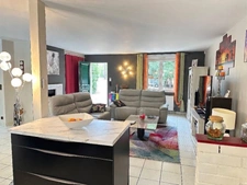 Magnifique maison familiale de 225 m², 6 chambres avec piscine et pinède à Guécélard – DPE B