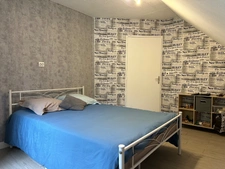 Maison familiale de 110 m² avec jardin arboré à Écommoy