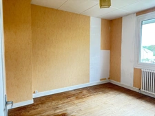Maison 70 m² avec jardin de 419 m² et sous-sol complet – Écommoy