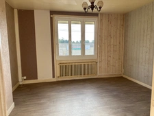 Maison 70 m² avec jardin de 419 m² et sous-sol complet – Écommoy
