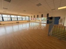 MURS COMMERCIAUX D’EXCEPTION – 310 m² MODULABLES – EMPLACEMENT PREMIUM À ORGEVAL (78)