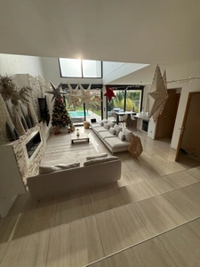 Exceptional 11-room house with swimming pool for sale in GROSLAY (95)