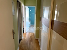 You're sure to fall in love with this bright, renovated 4-room apartment with balconies and private parking in EAUBONNE (95)