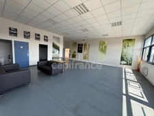 MURS COMMERCIAUX D’EXCEPTION – 310 m² MODULABLES – EMPLACEMENT PREMIUM À ORGEVAL (78)
