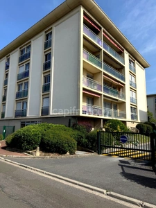 You're sure to fall in love with this bright, renovated 4-room apartment with balconies and private parking in EAUBONNE (95)