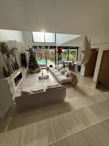 Maison d'exception avec piscine à vendre de 11 pièces GROSLAY (95)