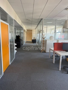 EXCEPTIONAL COMMERCIAL PREMISES – 310 m² MODULAR – PREMIUM LOCATION IN ORGEVAL (78)