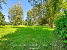 Longère de caractère avec parc arboré