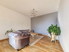 Maison avec jardin – 3 chambres – Cave – Double garage – Grenier aménageable