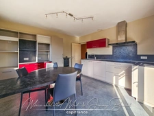 Maison spacieuse de 173 m² avec 2 garages