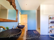 Maison avec jardin – 3 chambres – Cave – Double garage – Grenier aménageable