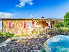 Maison avec hangar, piscine couverte et chalet aménagé