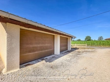 Longère avec double garage et dépendances