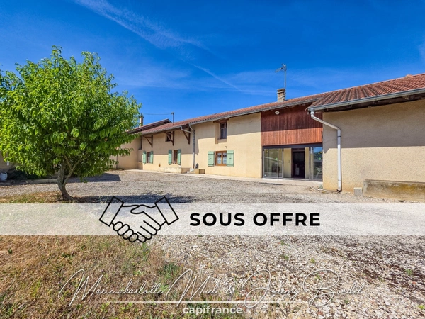 Longère avec double garage et dépendances
