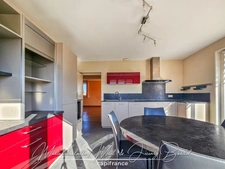 Maison spacieuse de 173 m² avec 2 garages