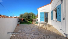 Single-storey house with 4 rooms for sale in PORT DE BOUC (13)